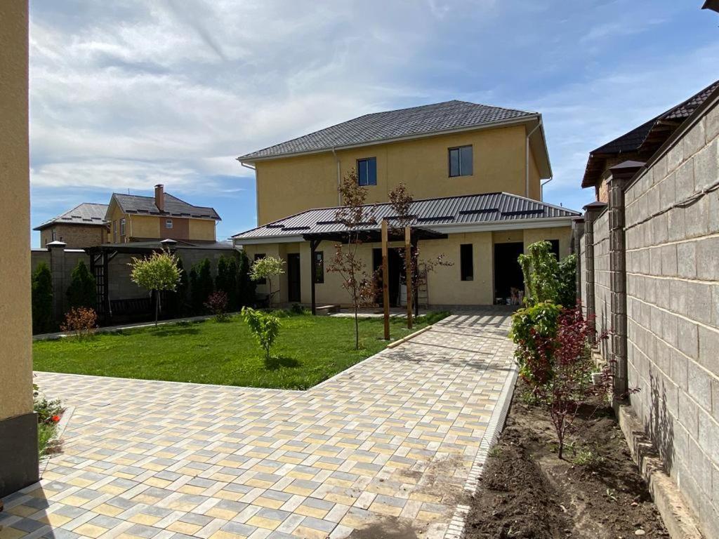 Aikol Guesthouse Privokzalnoye ภายนอก รูปภาพ